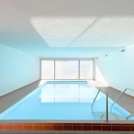 Bright Tiny - Shared Pool & Sauna - Free Parking - Air Condition アパート *