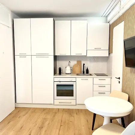 アパート Bright Tiny - Shared Pool & Sauna - Free Parking - Air Condition Muralto